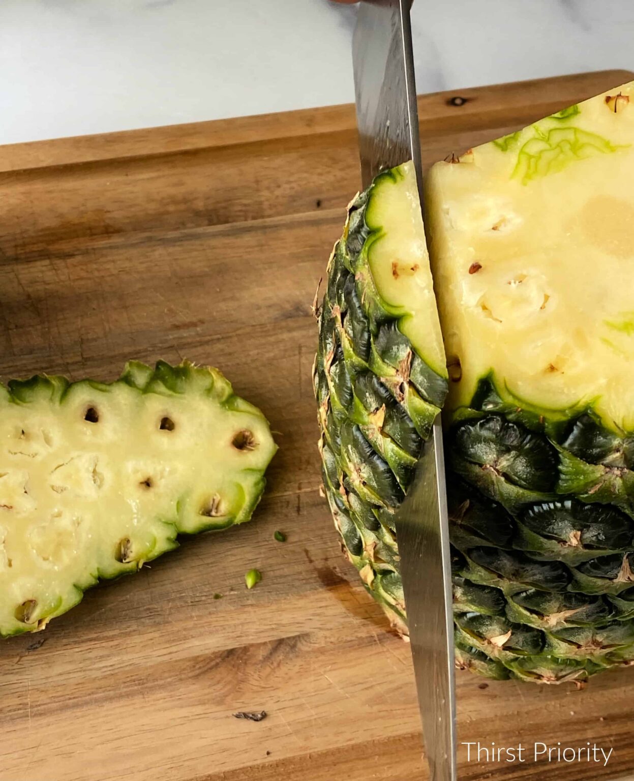 How to Juice a Pineapple (Homemade Juicing Recipe)